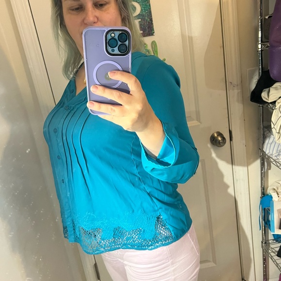 BEAUTIFUL AWESOME LITTLE TOP STUNNING TURQUOISE V NECK BUTTON DOWN EUC DETAILS M - Picture 3 of 15